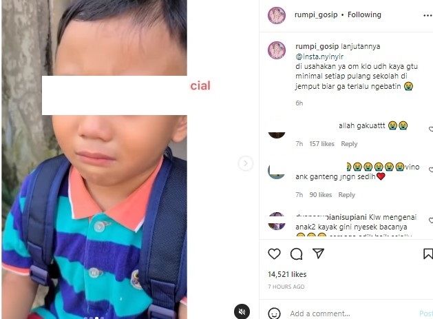 Bocah pulang menangis karena dia sendiri yang yak dijemput sang ibu (Instagram/rumpi_gosip)