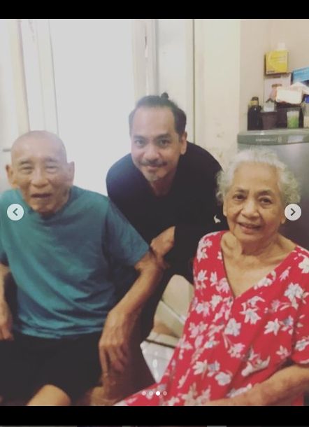 Indra Birowo bersama ayah dan ibunya [Instagram/@birowox]