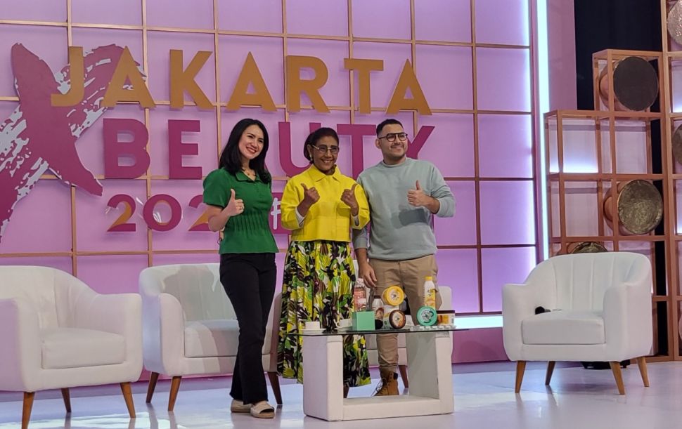 Susi Pudjiastuti di Jakarta X Beauty, di kawasan Senayan, Jakarta pada Jumat (29/7/2022). (Suara.com/ Dinda Rachmawati)