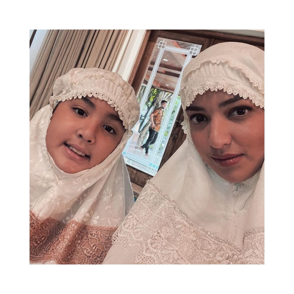 Potret terbaru Mikhayla anak Nia Ramadhani (Instagram/@ramadhaniabakrie)