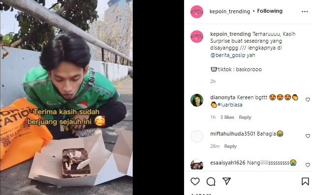 Driver ojol kasih kado dan kue ulang tahun untuk orang tersayang (Instagram.kepoin_trending)