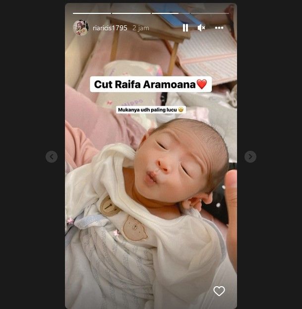 Wajah menggemaskan anak Ria Ricis dan Teuku Ryan, Cut Raifa Aramoana. [Instagram]