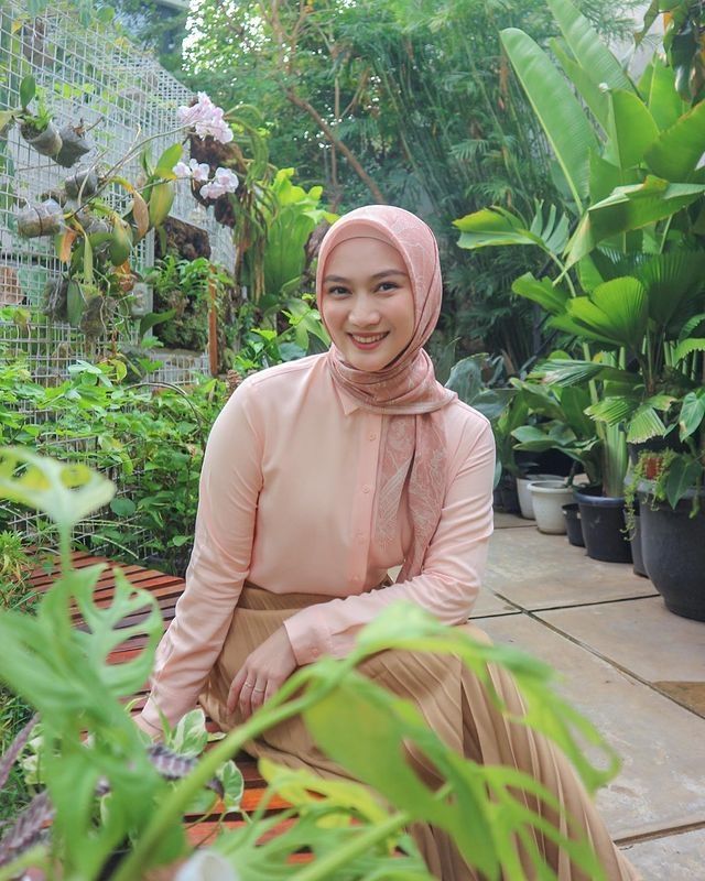 Penampilan Berhijab Eks JKT48 (instagram/@melodylaksani92)