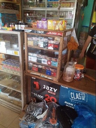 Penjual rokok di Indonesia (jurnal BMJ)