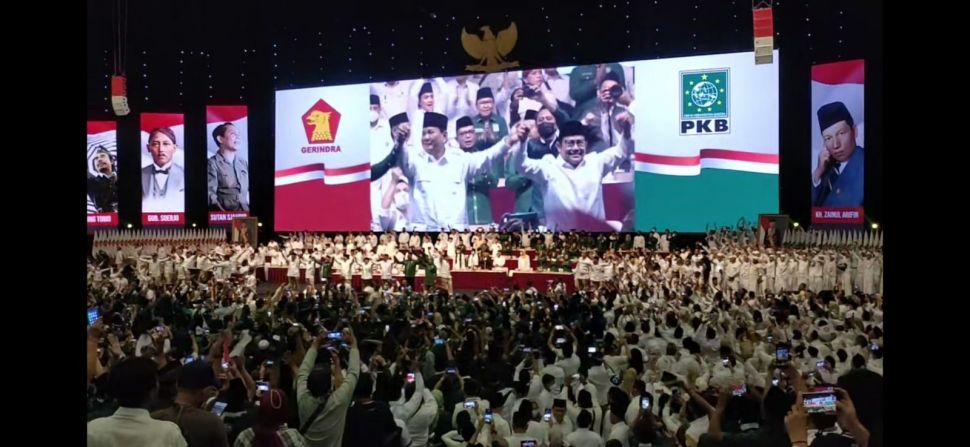 Ketua Umum Partai Gerindra Prabowo Subianto dan Ketua Umum Partai Kebangkitan Bangsa (PKB) Muhaimin Iskandar saat mengumumkan koalisi di SICC, Bogor, Jawa Barat, Sabtu (13/8/2022). (Suara.com/Ria)