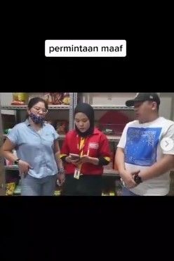 Permintaan maaf pegawai Alfamart (Instagram/terang_media)