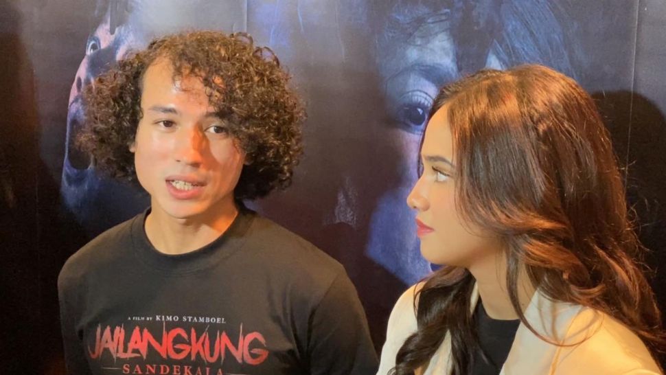 Giulio Parengkuan dan Syifa Hadju di perilisan trailer Jailangkung: Sandekala di XXI Epicentrum, Jakarta [Suara.com/Adiyoga Priyambodo]