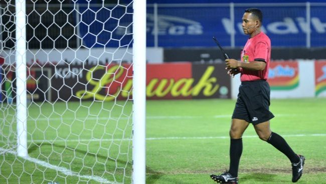 Lucunya Liga Indonesia: Cekik Wasit 6 Bulan, Kritik 1 Tahun