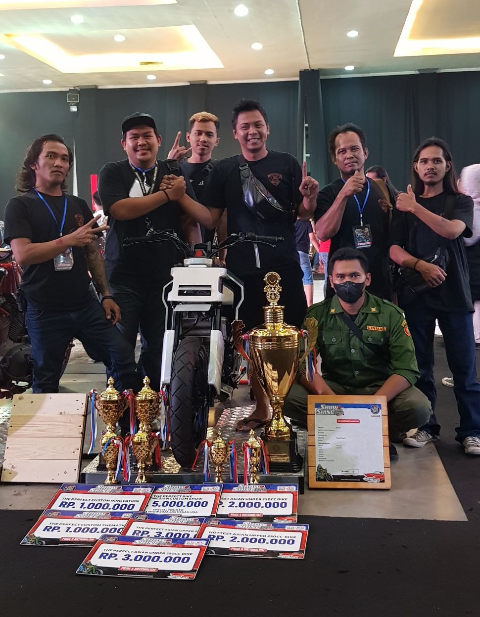 "Modern Flat Track", Yamaha XSR 155 Custom dari Pap N Mam Modified Semarang meraih tiga trofi bergengsi dalam Indonesian Custom Show [Yamaha DDS 3 Jawa Tengah-Yogyakarta].