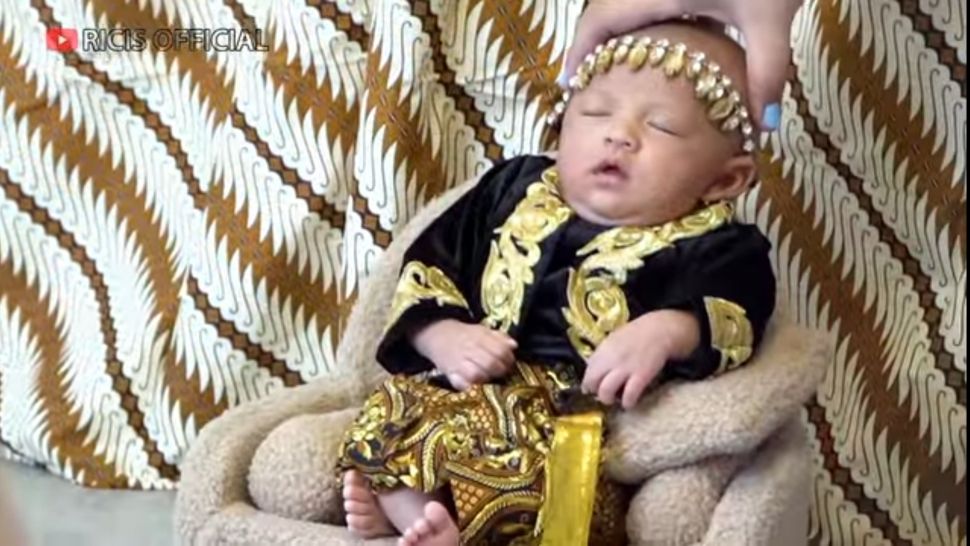 Gemas! Ini 8 Tema dan Pemotretan Baby Moana: Dari Baju Adat Hingga Mermaid Seperti Ria Ricis. (Dok: YouTube/Ricis Official)