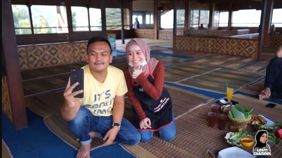  Potret Restoran Rizky Billar dan Lesti Kejora (YouTube/LESTI CHANNEL)