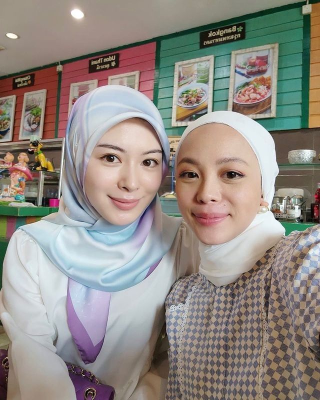 Potret Ayana Moon Kembali Tampil Syari (instagram/@xolovelyayana)