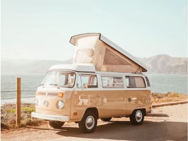 Ilustrasi mobil van (Unsplash/Caleb George)