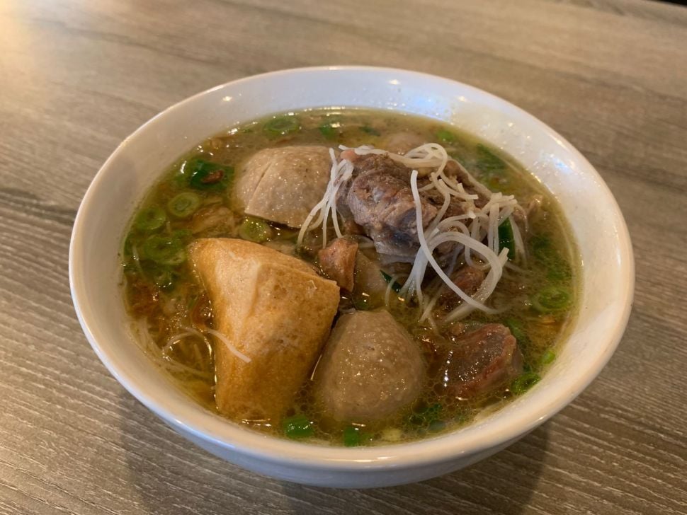 Bakso Buntut Godok di Lezeat (Suara.com/ Dini Afrianti)