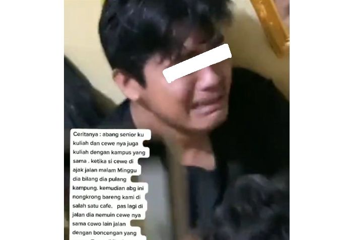 Pria nangis sesegukan tahu pacarnya selingkuh di depan mata. (Twitter/tanyakanrl)