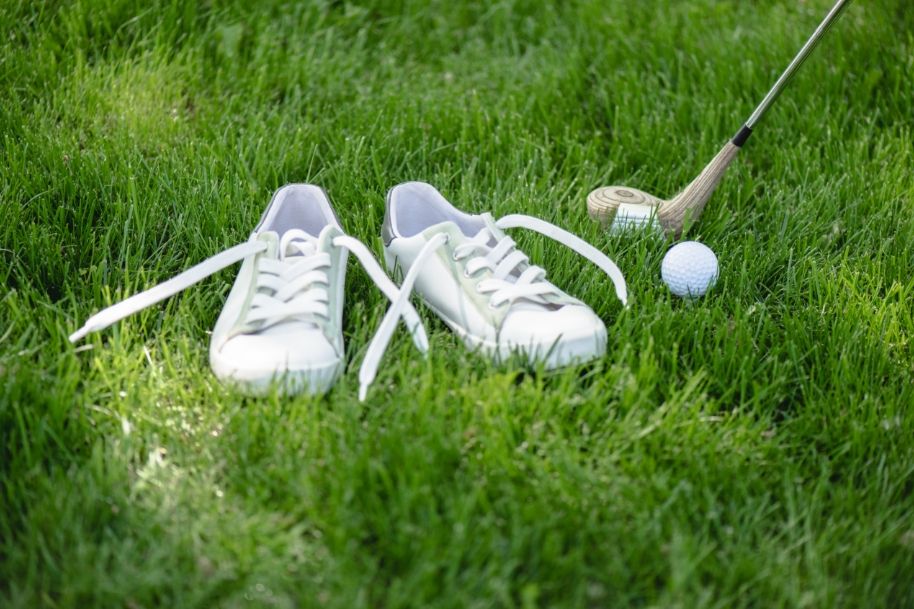 Sepatu Golf. (Envato)