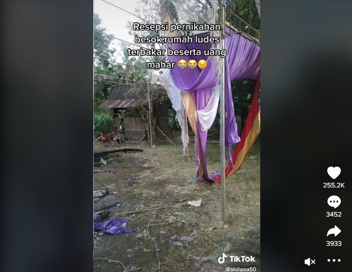 Tampilan tenda pernikahan yang terbakar. (TikTok / @shilaaa50)