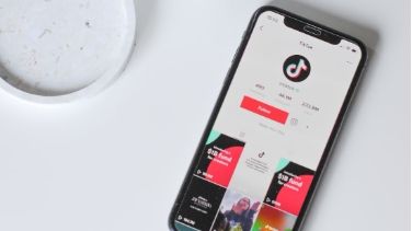 Ilustrasi TikTok - Cara Download Video TikTok Kualitas HD (Unsplash)