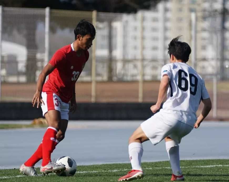 Gelandang Timnas Indonesia U-20, Robi Darwis (kiri). [Instagram/@robi_darwis24]