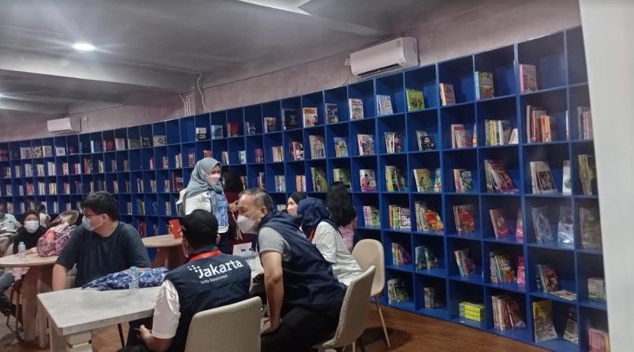 Mengintip Taman Literasi Martha Christina Tiahahu yang Baru Diresmikan Anies, Perpustakaan di Ruang Terbuka. (Suara.com/Fajar Ramadhan)