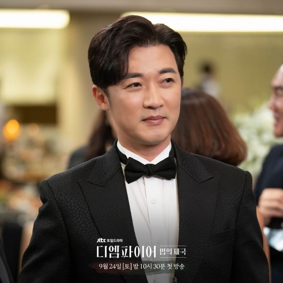 Potret Ahn Jae Wook di The Empire (Instagram/@jtbcdrama) 