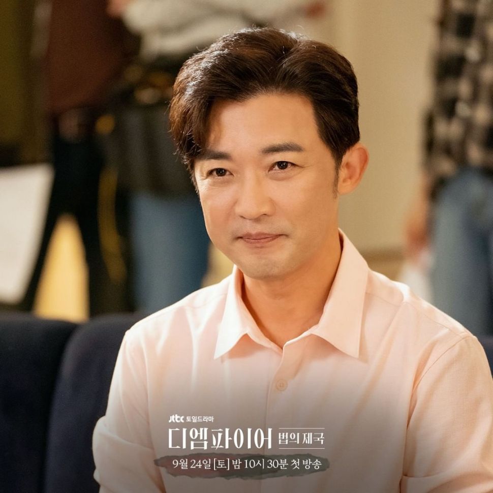 Potret Ahn Jae Wook di The Empire (Instagram/@jtbcdrama) 