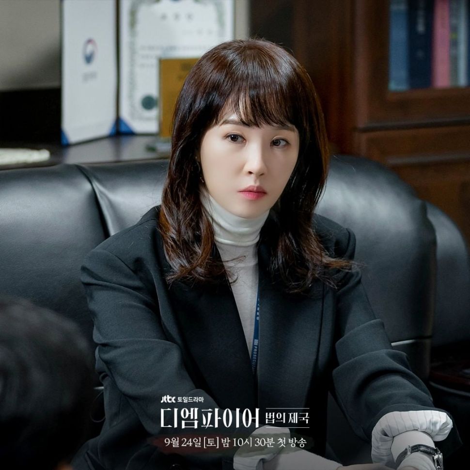 Pesona Kim Sun Ah di The Empire (Instagram/@jtbcdrama)