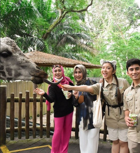  Momen Liburan Alshad Ahmad dan Tiara Andini di Singapura (Instagram/alshadahmad)