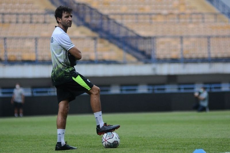 Pelatih Persib Bandung Luis Milla. (HO/Persib.co.id)