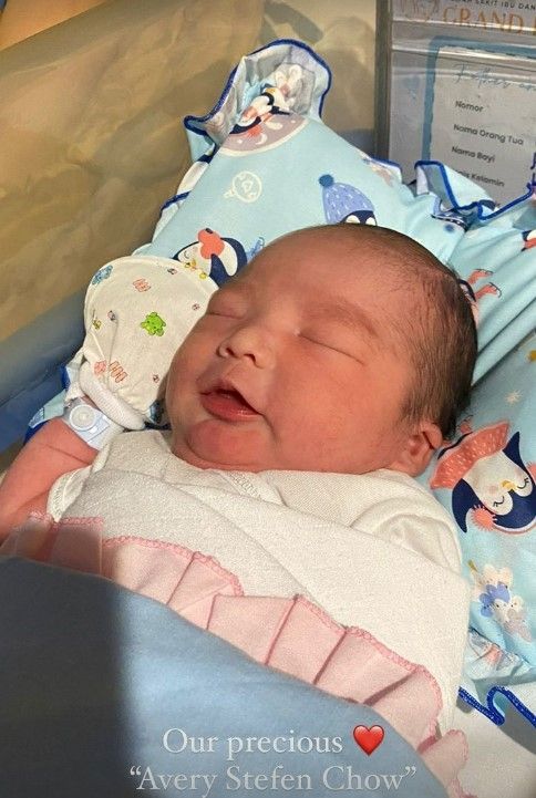 Potret Stella Cornelia Lahiran Anak Pertama. (Instagram/@stellarcor)