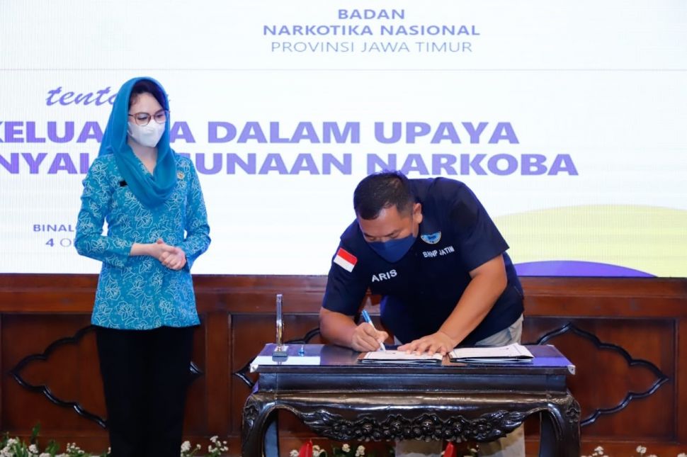 Ketua TP PKK Provinsi Jatim, Arumi Bachsin Emil Dardak saat menghadiri Workshop Kader Pemuda Anti Narkoba Provinsi Jatim Tahun 2022 di Ruang Bhinaloka Kantor Gubernur Jatim, Jalan Pahlawan 110 Surabaya, Selasa (4/10/2022). (Dok: Pemprov Jatim)