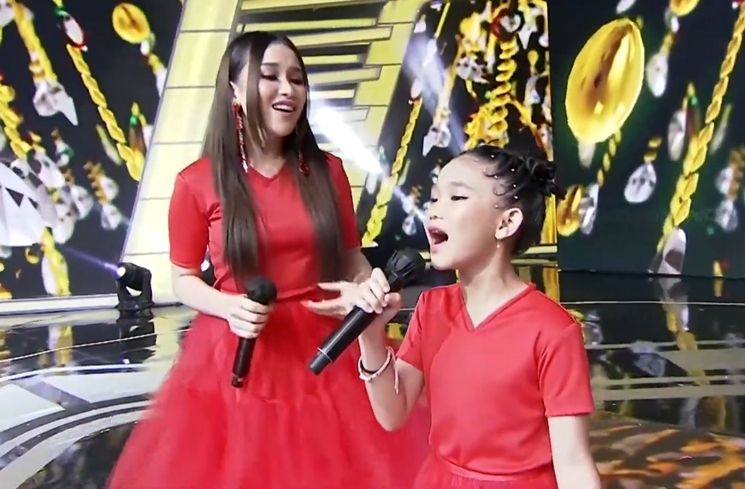 Potret Ayu Ting Ting Duet dengan Bilqis (YouTube KDI MNCTV)