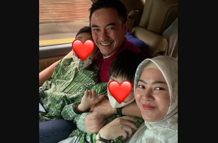 Potret Zumi Zola Setelah Bebas dari Penjara (Instagram/@stharia)