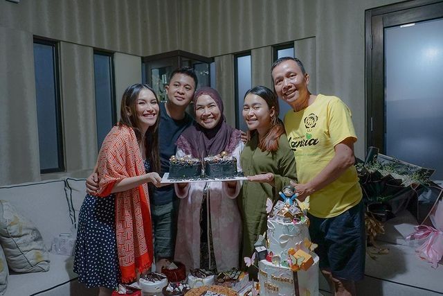 Potret Kedekatan Ayu Ting Ting dengan Adik Ipar (Instagram/@syifaasyifaaa)