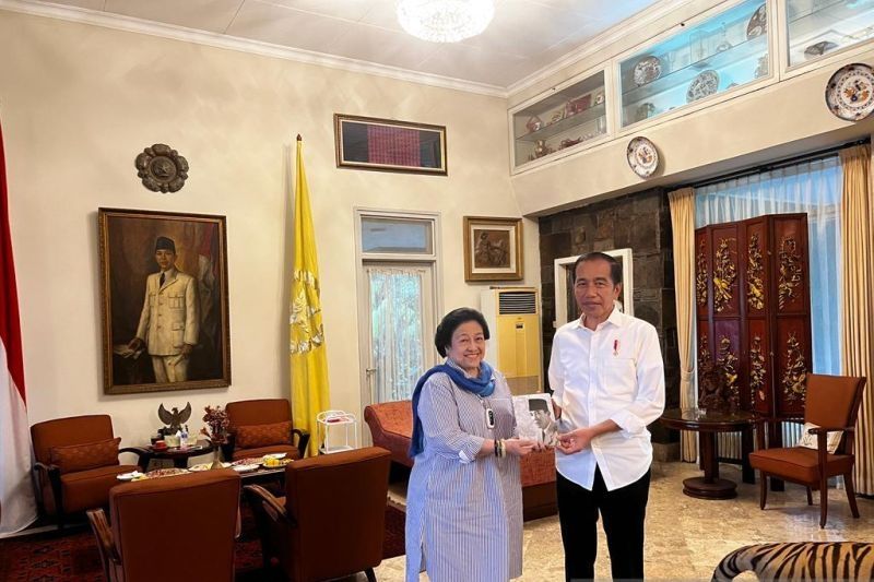 Presiden Joko Widodo (Jokowi) bertemu dengan Ketua Umum PDI Perjuangan Megawati Soekarnoputri selama dua jam di Batutulis, Bogor, Jawa Barat. [Dok.Antara]