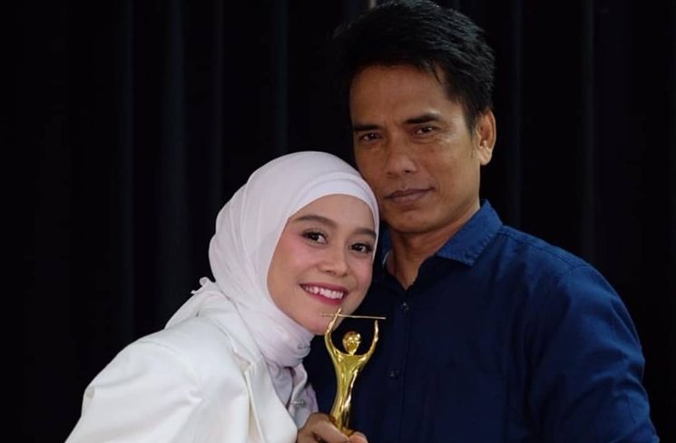 Potret Kedekatan Lesti Kejora dan Ayah (instagram/@ayah_kejora)