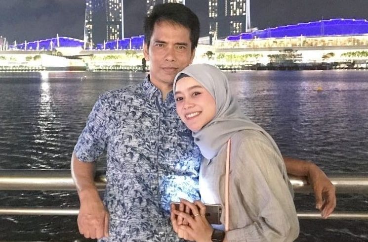Potret Kedekatan Lesti Kejora dan Ayah (instagram/@ayah_kejora)