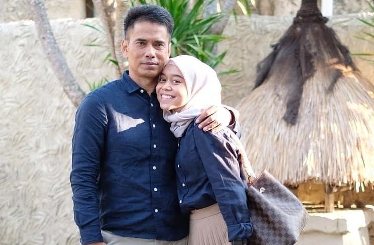 Potret Kedekatan Lesti Kejora dan Ayah (instagram/@ayah_kejora)