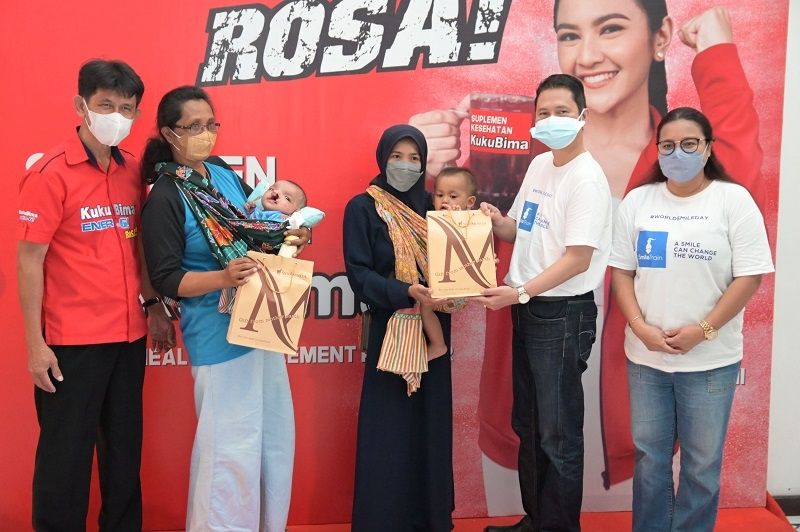 Representatif Sido Muncul,  Deasy Larasati, Country Manager and Program Director Smile Train, dr. Yohanes Mada Suprayogi, Sp.PD, Direktur of Panti Wilasa Citarum Hospital, dr. Rizqy Setyarto, Sp.BP-RE, Dokter Spesialis Bedah Plastik.