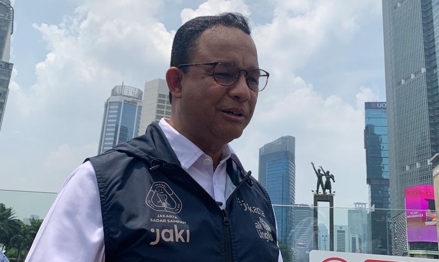 Gubernur DKI Jakarta Anies Baswedan di kawasan Bundaran HI, Rabu (12/10/2022). (Suara.com/Arga)