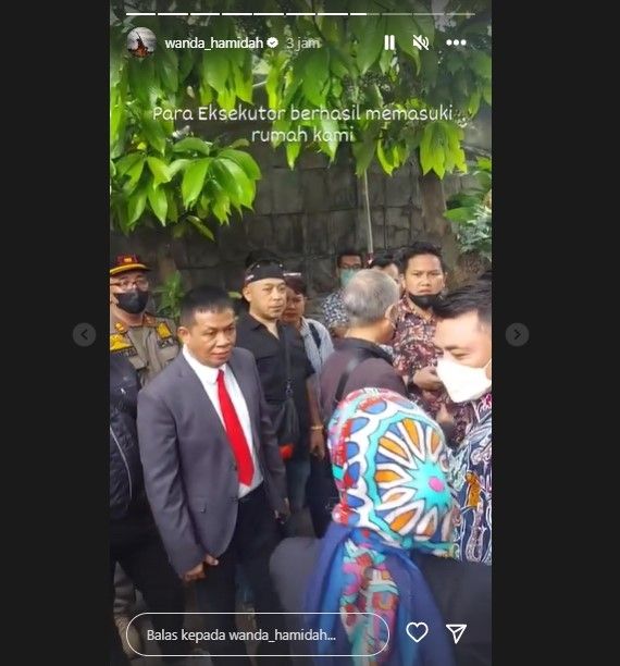 RUmah Wanda Hamidah diinvasi (Instgaram)