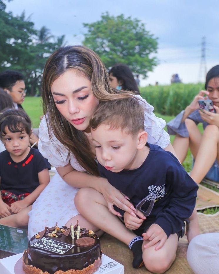 Perayaan Ulang Tahun Lucio Anak Celine Evangelista (Instagram/@celine_evangelista)