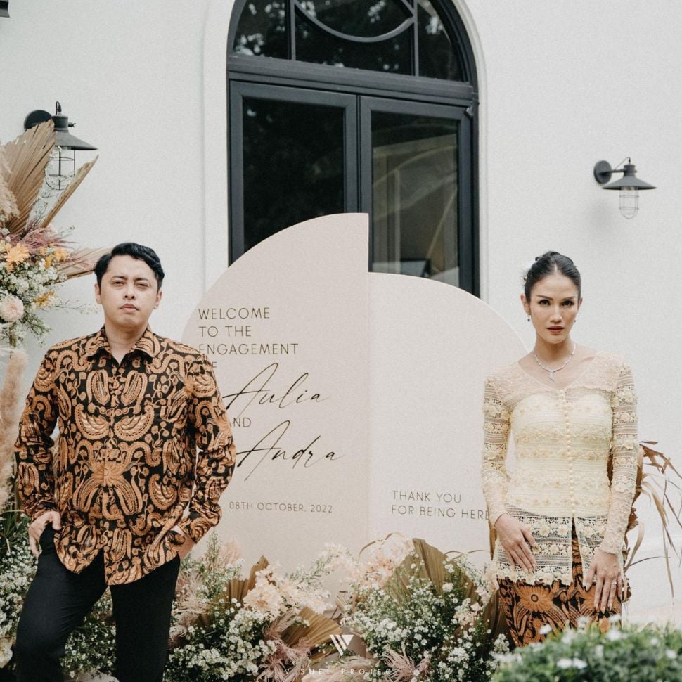 Potret pertunangan Aulia Sarah (Instagram/@adityarandra)