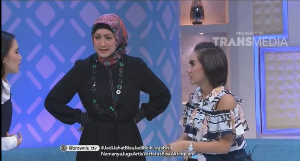 Ayu Ting Ting Ledek Janda Kesepian, Reaksi Desy Ratnasari Disorot