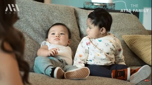 Momen Playdate Baby Ameena dan Baby Izz. (YouTube/AH)