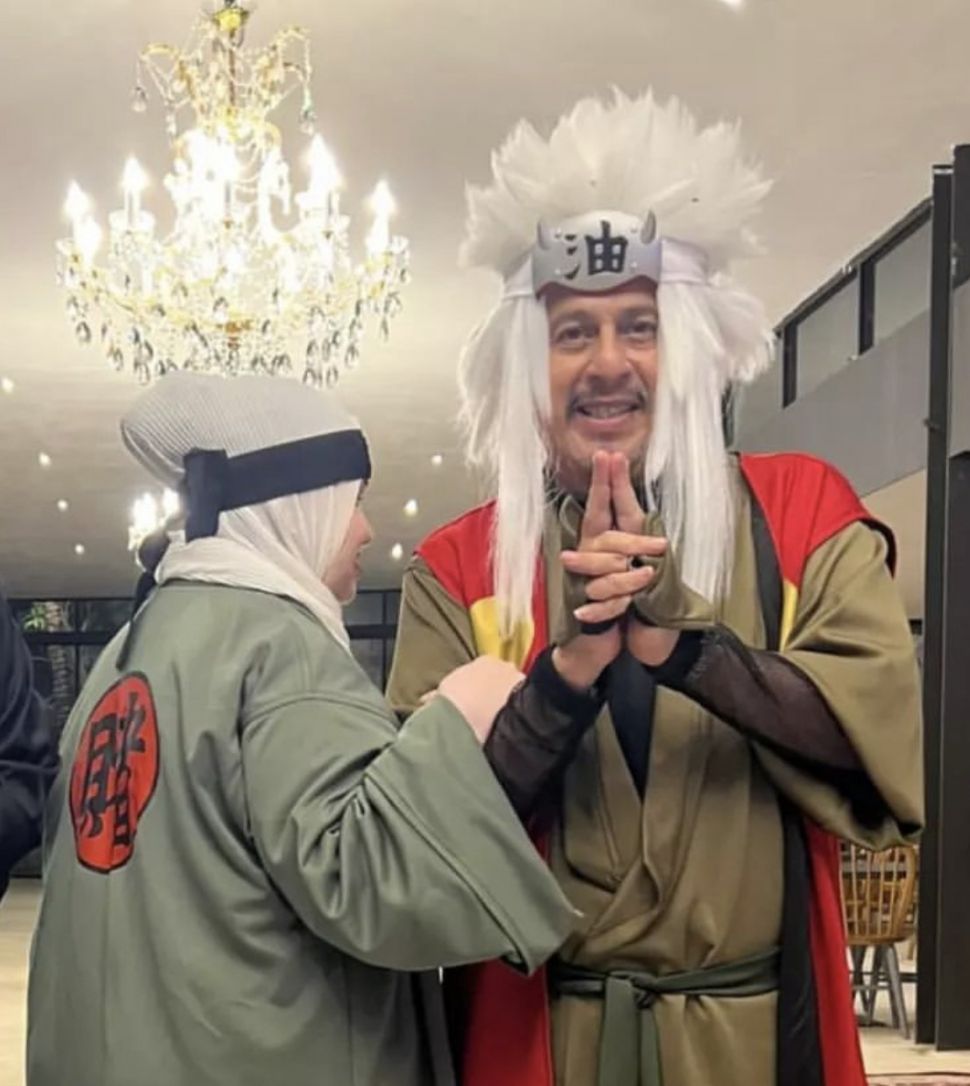 Pak Muh viral cosplay jadi Jiraiya saat ulang tahun Fadil Jaidi (Instagram/@pakmuhsejutaumat)