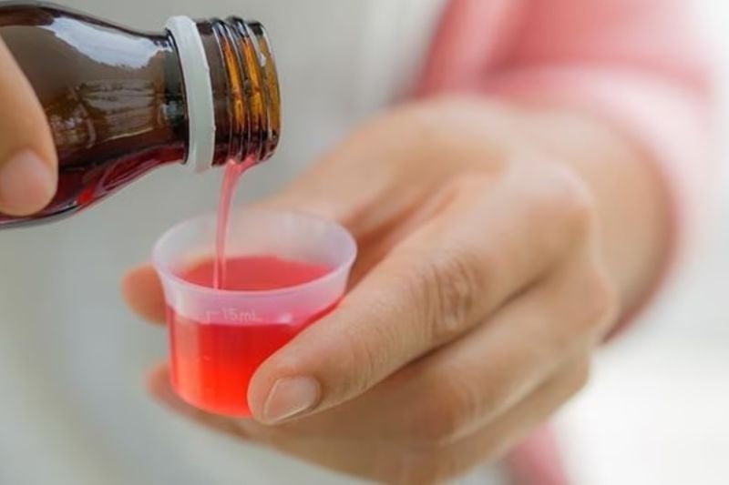 Ilustrasi obat sirup. Tips aman mengonsumsi obat sirup bagi anak. [ANTARA]