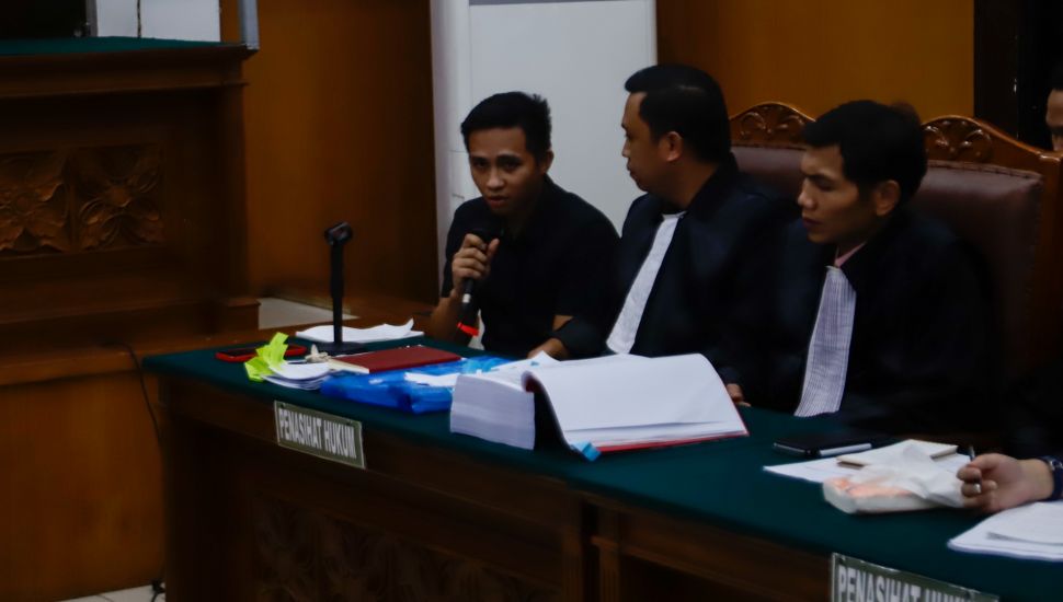 Terdakwa kasus pembunuhan Brigadir J, Richard Eliezer atau Bharada E saat menjalani sidang lanjutan di Pengadilan Negeri Jakarta Selatan, Selasa (25/10/2022). [Suara.com/Alfian Winanto]