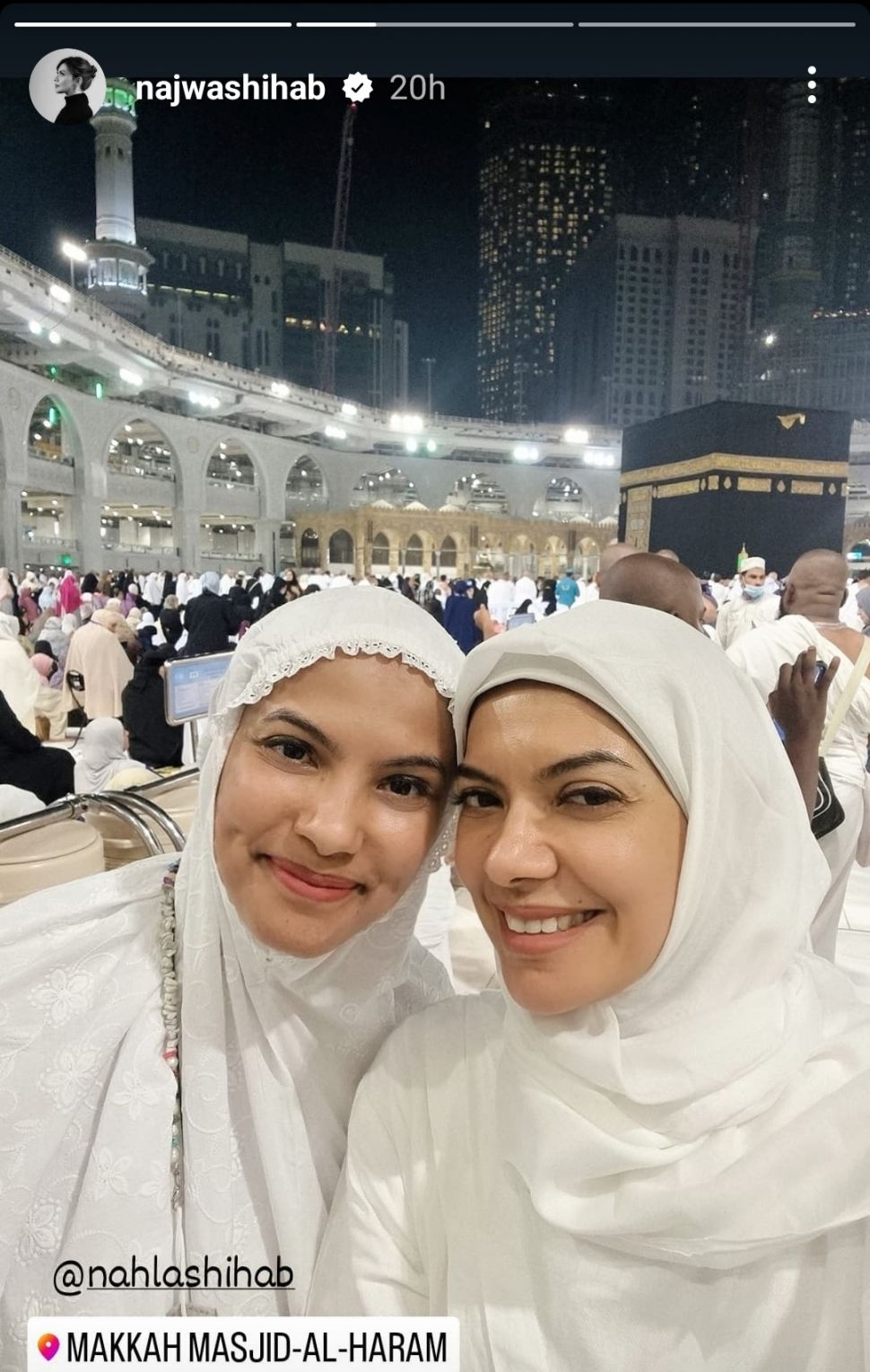  Berangkat Umroh, Penampilan Najwa Shihab Berhijab Curi Perhatian. (Dok: Instagram/najwashihab)