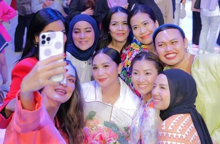 Potret Nagita Slavina di Jakarta Fashion Week. (YouTube/Rans Entertainment)